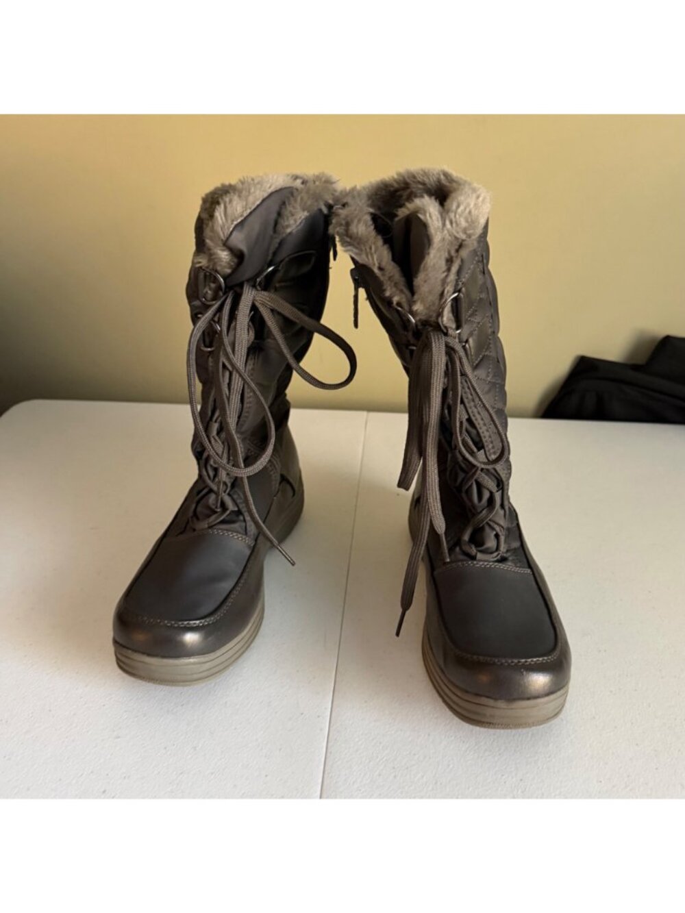 Totes Womens Gray Winter Boots Snow Boots Faux Fur Lining 9M Laces & Side Zipper - Picture 5 of 10